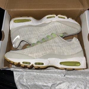 Air Max 95. (Glow•in•Dark leopard print)